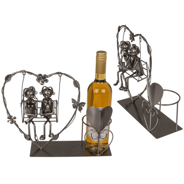 Kovový držák na láhev „Pár na houpačce“