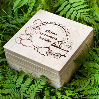 Dřevěná krabička "Vzpomínková krabička" se jménem podle Vašeho výběru