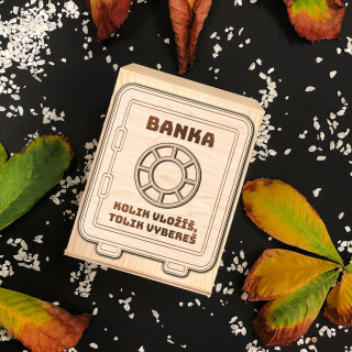 Dřevěná rytá pokladnička "Banka"