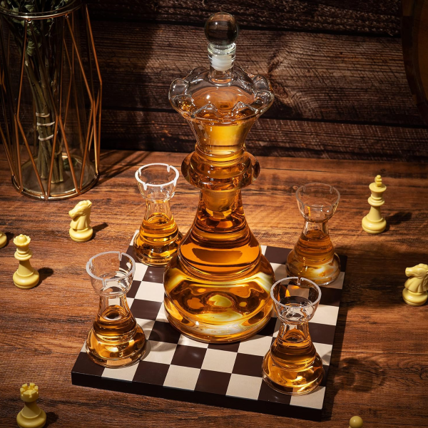 Sada karafy a 4 sklenic "Royal Chess"