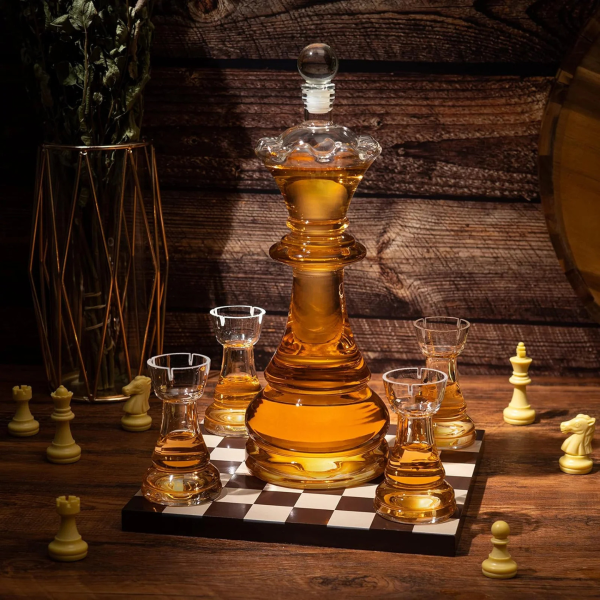 Sada karafy a 4 sklenic "Royal Chess"