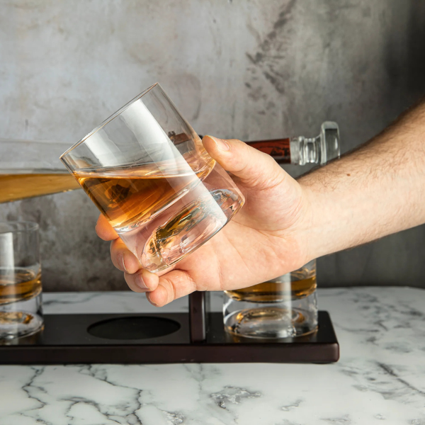 Sada karafy se stojánkem a 4 sklenicemi „Baseball Bat“