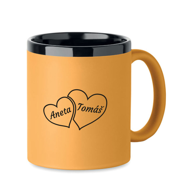 Gravírovaný hrnek "Hearts" se jmény podle vašeho výběru