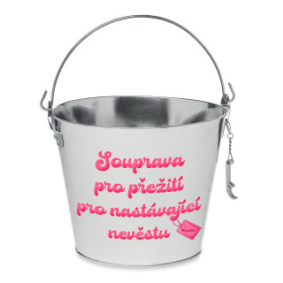 Kbelík "Souprava pro přežití pro nastávající nevěstu" s vámi zvoleným jménem