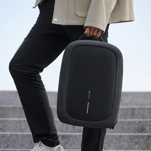 Batoh s ochranou proti krádeži "Bobby Edge"