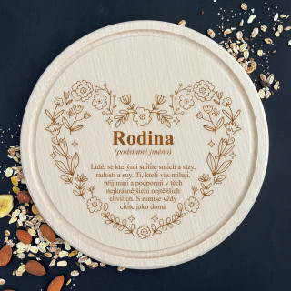 Rytá kulatá krájecí deska "Rodina"