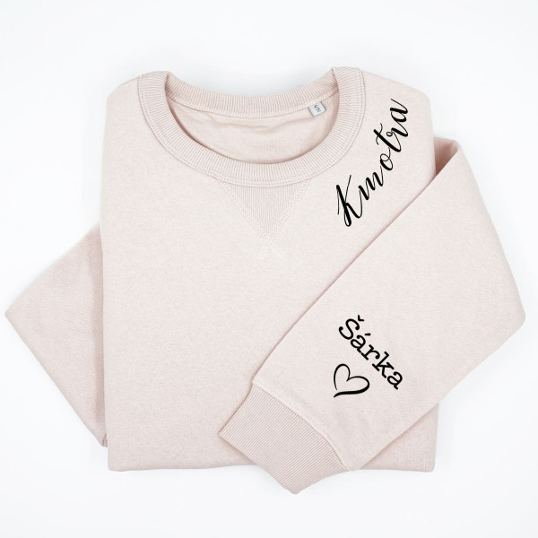 UNISEX pastelová mikina "Sully" "Kmotra" s jmény dětí na rukávu UNISEX pastelová mikina "Sully" "Kmotra" s jmény dětí na rukávu
