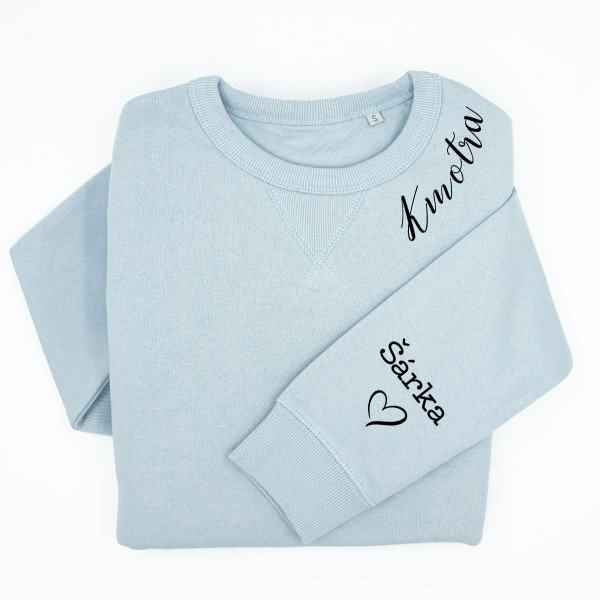UNISEX pastelová mikina "Sully" "Kmotra" s jmény dětí na rukávu UNISEX pastelová mikina "Sully" "Kmotra" s jmény dětí na rukávu