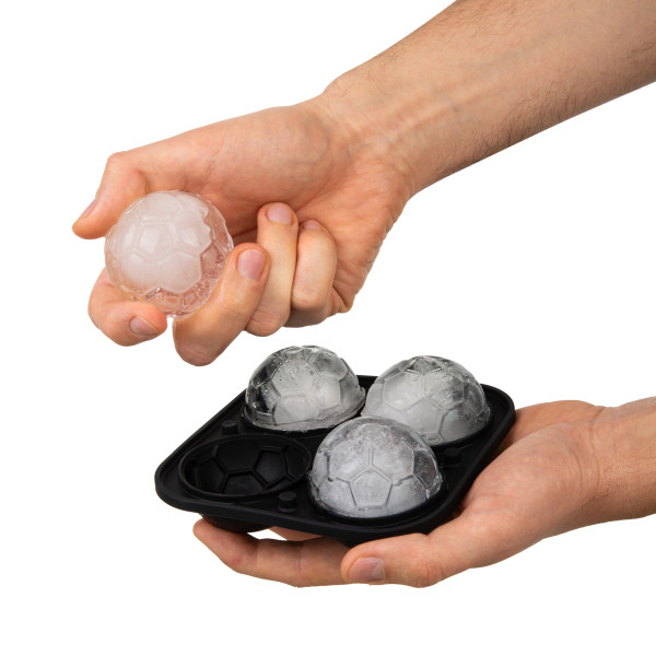 Sada pro fanoušky whisky a fotbalu: sklenice a formy na led