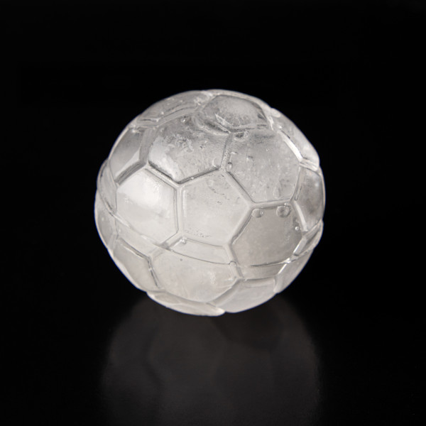 Sada pro fanoušky whisky a fotbalu: sklenice a formy na led